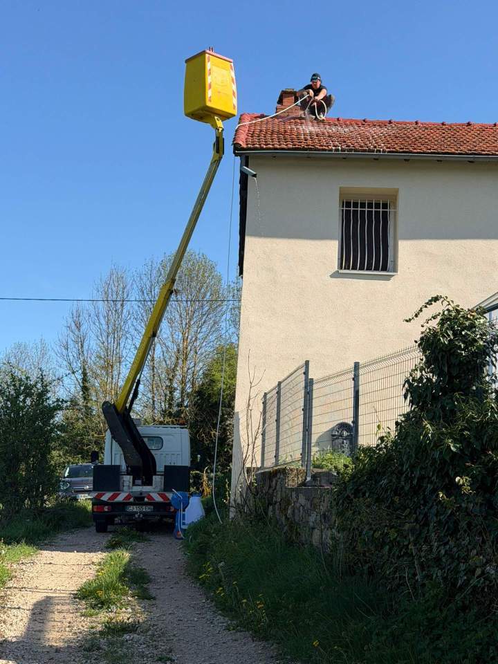 Démoussage de toiture Le Puy-en-Velay